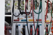 San Isidro elimina las tasas municipales a los combustibles