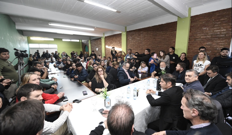 Kicillof cerró su agenda en Chubut con un encuentro junto a sindicalistas
