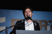 Con tono de campaña, Kicillof acusó a Milei de “poner a la Argentina en venta”
