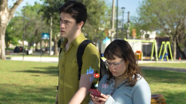“Estás, pero no estás”: en La Plata promueven el uso consciente del celular
