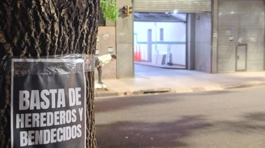 Aparecieron carteles en la sede del PJ contra Cristina y Máximo: “Basta de herederos”