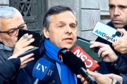 “El país está tomando la motosierra del lado del filo”