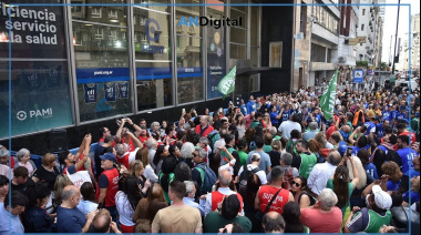 Trabajadores del PAMI apuntan a Sturzenegger y se movilizan contra el ajuste salarial