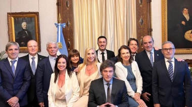 En una ceremonia “privada”, juraron los flamantes 9 ministros de Milei