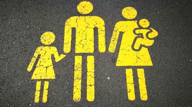 Alerta demográfica en Argentina: más hogares unipersonales y desplome de nacimientos