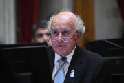 Según Parrilli, “le han dado un golpe mortal a la democracia que conquistamos en 1983”