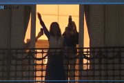 Cristina bailó en el balcón pese a la histórica derrota del peronismo