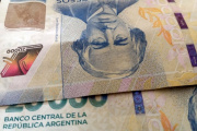 Aseguran que los bancos empezaron a dar créditos “porque no tienen tanta liquidez”