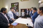 En Bahía Blanca, Kicillof anunció una obra hidráulica “para los próximos 100 años”