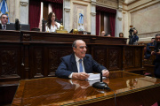 Francos se fue del Senado porque la oposición lo tildó de “mentiroso”