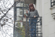 Puestos de comida, bombos y salida al balcón de CFK este sábado