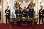 Milei le tomó juramento a Lisandro Catalán: “Somos optimistas”