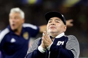 Por qué se suspendió el juicio que investiga la muerte de Maradona