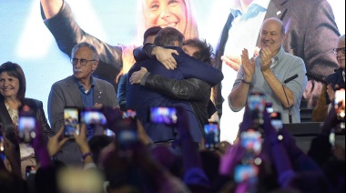Milei festejó el triunfo de Adorni y dijo que “se pintó de violeta el bastión amarillo”