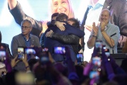 Milei festejó el triunfo de Adorni y dijo que “se pintó de violeta el bastión amarillo”