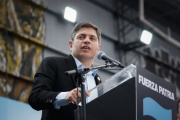 Kicillof destrozó a Milei en un acto de campaña: “Estafador, miserable y mentiroso”
