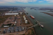 Desde el radicalismo respaldan la construcción de una planta de GNL en Bahía Blanca