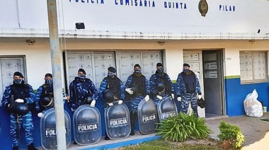 Diez policías detenidos acusados del crimen de una mujer trans en una comisaría en Pilar