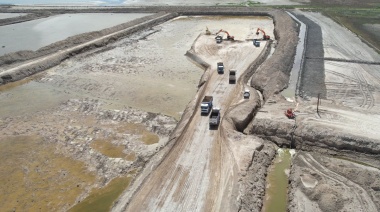 Avanza en Pehuajó la construcción del terraplén de defensa costera de la Laguna La Salada
