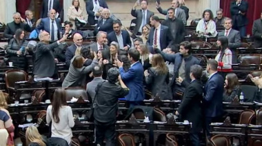 Dos diputadas casi terminan a las piñas y la sesión finalizó de forma escandalosa