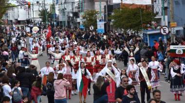 El desfile le puso el broche de oro a la Fiesta del Inmigrante en Berisso