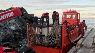 El rompehielos Irízar reabasteció las bases antárticas conjuntas Petrel y Esperanza