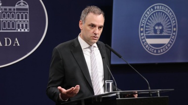 El Gobierno busca cobrarles a los extranjeros la salud y la universidad