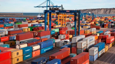 La balanza comercial mostró superávit en abril, pero se dispararon las importaciones