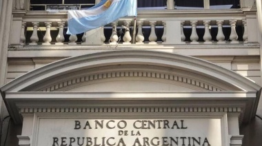 Cavallo volvió a apuntar contra la brecha “controlada artificialmente” por el Banco Central