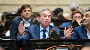 Pichetto se enojó con un camarógrafo en plena sesión: “Me hinchás las pelotas”
