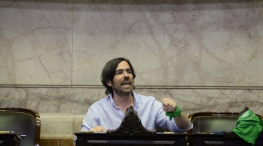 “Milei se cree que estamos en la dictadura”