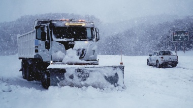 Varados por la nieve: ponderan el “rol estratégico” de Vialidad Nacional