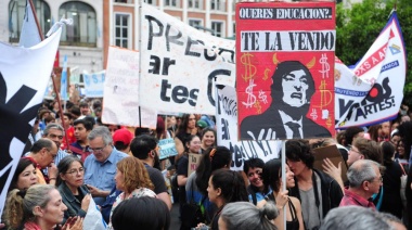 Tras la histórica marcha educativa, Milei vetó la ley de financiamiento universitario