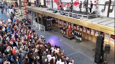 Sorpresivo show en la terraza del Gran Rex: “School of Rock” presentó a su elenco