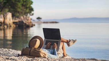 ¿Vagos? ¿Sueldos altos? ¿Exclusivamente jóvenes?: mitos y verdades de los nómadas digitales