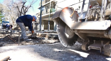 Avanzan las obras de pavimentación y bacheo en La Plata