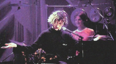 Menta, dos hielos y agua: recrean el esplendoroso Unplugged de Charly