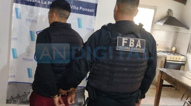 Un hombre intentó agredir a policías con un cuchillo de Rambo en La Plata