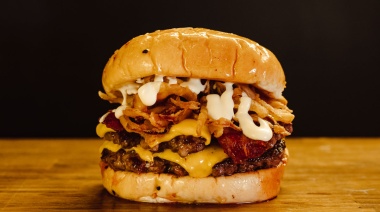 De Boedo vengo… “La Birra Bar” sortea hamburguesas gratis por un año y un viaje a Chile
