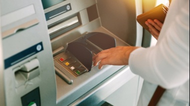 Los bancos actualizaron las comisiones: Cuánto costará extraer dinero en efectivo