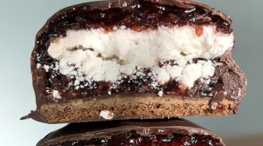 Polémica asegurada: ejemplar con merengue y frambuesas ganó el Mundial del Alfajor
