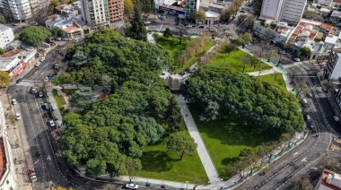 La Plata: entre Artes y el espíritu de Carloncho, Plaza Rocha ya luce su puesta en valor