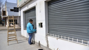 Intervención en paredes vandalizadas en pos de recuperar el espacio público platense