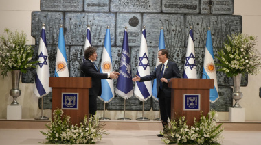 Milei arrodillado ante Israel: “Faro que ilumina el camino de la libertad”