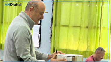 El grito a Sturzenegger cuando fue a votar: “Ladrón, tres veces hicieron mierda el país”