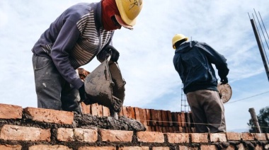 Pese al entusiasmo oficial, la construcción se retrajo un 24,8 % interanual en septiembre