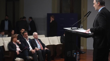 En campaña, el Gobierno endurece el régimen migratorio: “Hoy entra casi cualquiera”