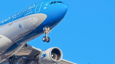 Kicillof y una jugada de alto vuelo: la Provincia va por el control de Aerolíneas Argentinas