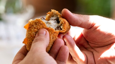 Ciclo de acústicos entre platitos, pan de masa madre y bebidas