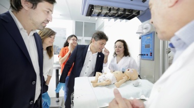 Kicillof, en las antípodas de Milei: “Cuando recorremos la provincia nos piden más hospitales y obras”